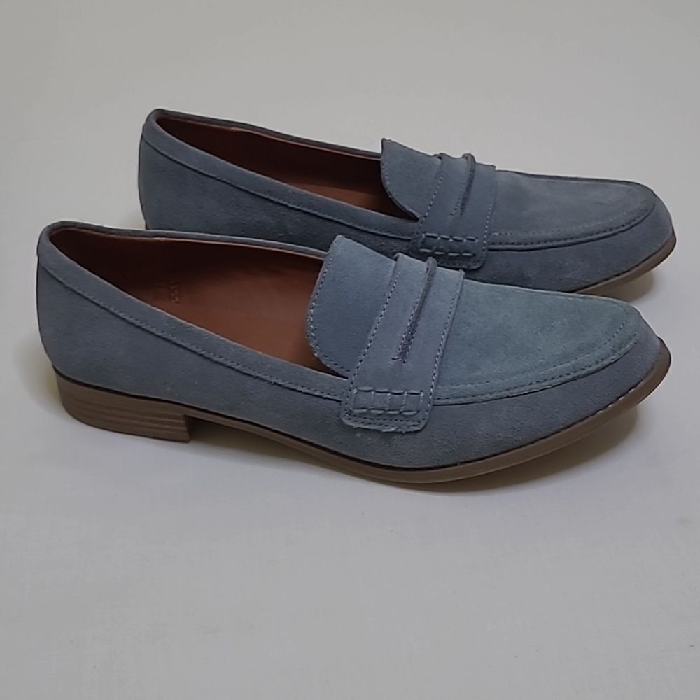 10 BLUE SUEDE SLIP ON LOAFERS FLATS LEATHER TAN SOLE UNIVERSAL THREAD TARGET